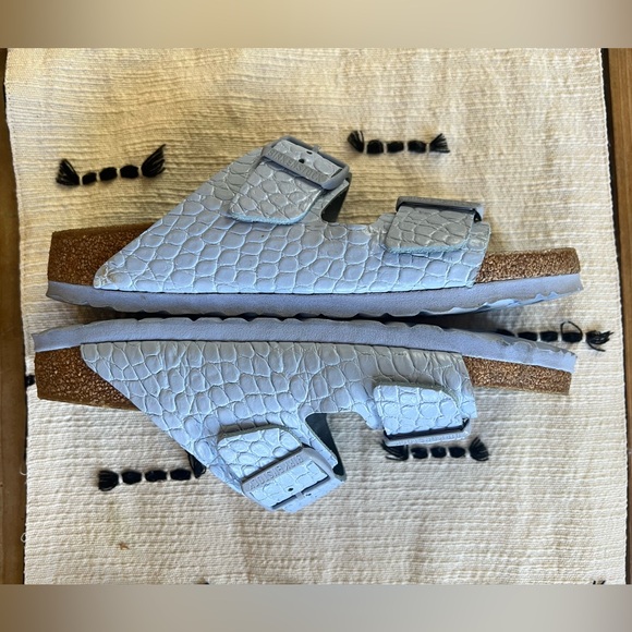 Birkenstock Arizona Rivet Logo In Dusty Blue Leather - Picture 5 of 7